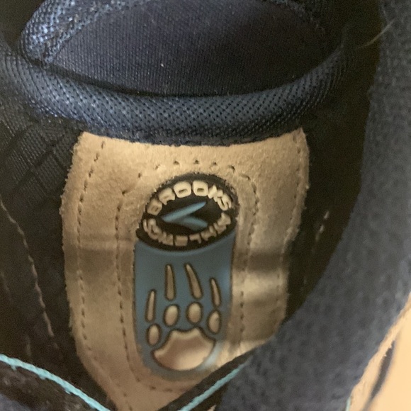 Brooks Hiking Runners (8) - Picture 4 of 7